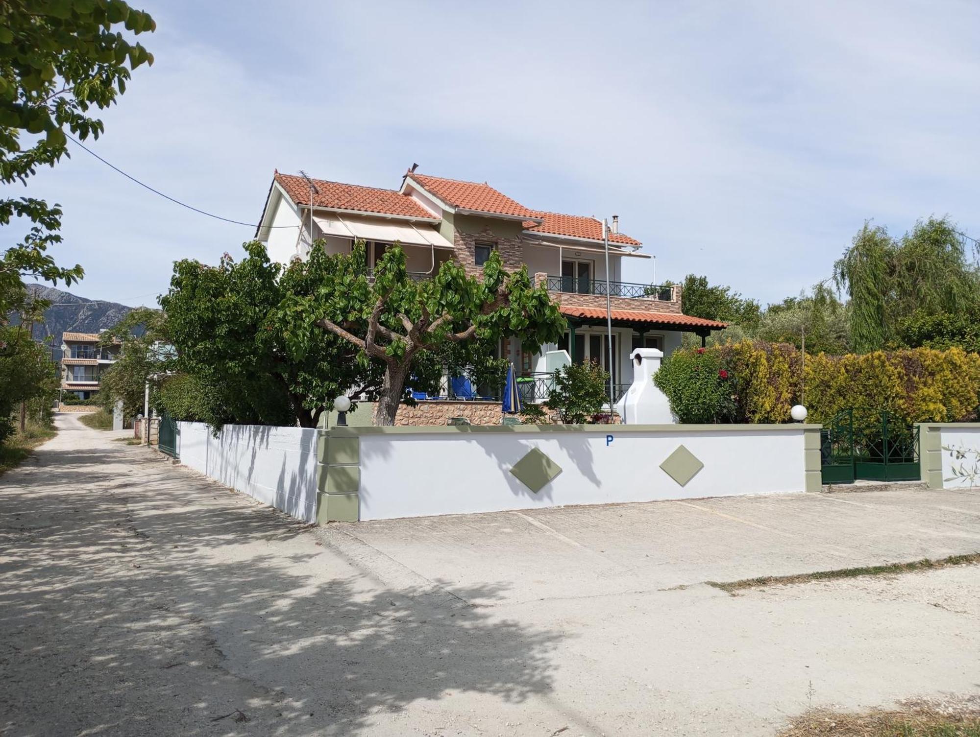 Queen Bay Studios Vasilikí Exterior foto